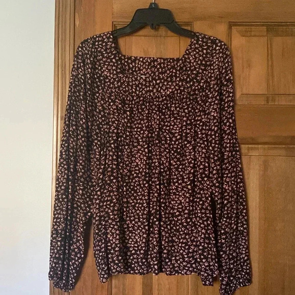 Universal Thread Floral Square Neck Blouse black and pink size large - Picture 3 of 6